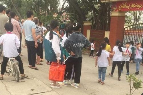 Người lớn đã ở đâu?