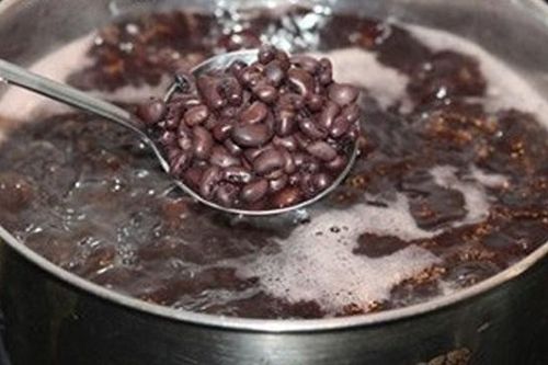 Bí quyết nấu chè đậu đen thơm ngon ngày nắng nóng