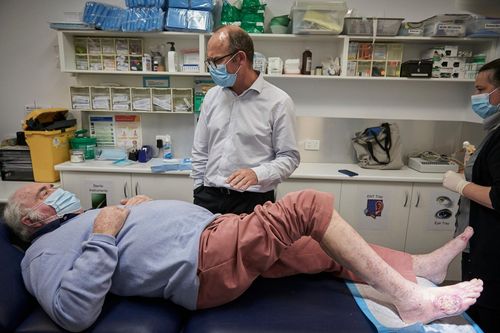 'Tôi như chết đi sống lại sau khi nhiễm vi khuẩn ăn thịt người'