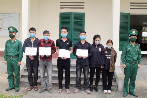 Khởi tố nhóm đối tượng tổ chức đưa người xuất cảnh trái phép