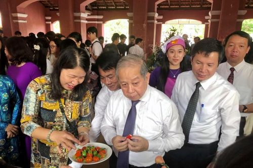 Thừa Thiên Huế: Mở lại hoạt động giáo dục kỹ năng 'nữ công gia chánh' cho học sinh THPT