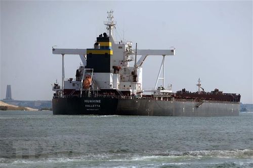 Kênh đào Suez sắp giải tỏa hoàn toàn tình trạng ùn tắc