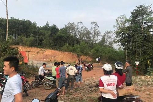 Phát hiện một thi thể đàn ông đang phân hủy