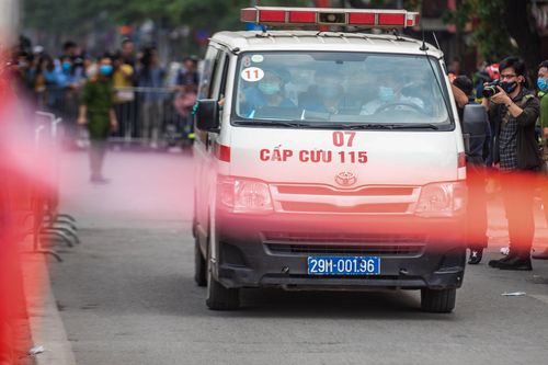 Những chuyến xe chở thi thể sau vụ cháy làm 4 người chết ở Hà Nội