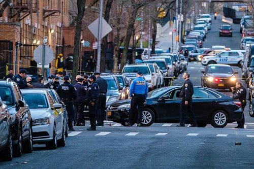 Đọ súng giữa lòng New York, một người chết và 2 người bị thương