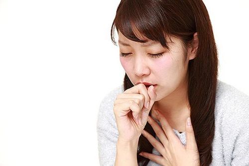 Cảm lạnh và ho dữ dội, đi khám người phụ nữ phát hiện u xơ tử cung