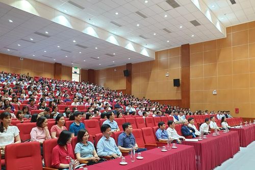 Giáo sư Phan Văn Trường bật mí cách dạy – học tốt môn tiếng Anh