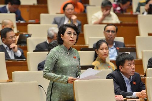 Đại biểu quốc hội muốn tận dụng Covid-19 để thúc đẩy phát triển giáo dục, y tế