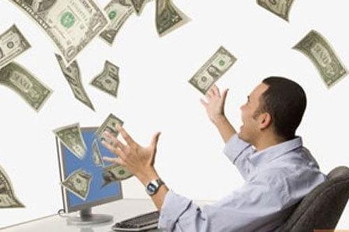 Chục nghìn tỷ tiền nóng, xuống tiền gom hàng không biết sợ