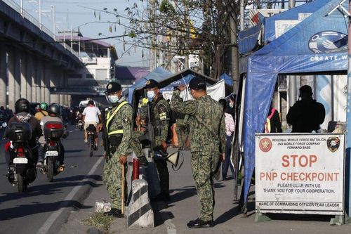 COVID-19 tại ASEAN hết 3/4: Philippines kéo dài hạn chế ở thủ đô; Việt Nam hỗ trợ Campuchia chống dịch