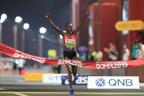 Kỷ lục thế giới mới ở cự ly chạy bán marathon nữ