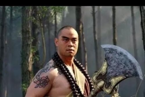 Bất ngờ với cuộc sống đời thường của 'Lỗ Trí Thâm' Tấn Tùng ở tuổi 48