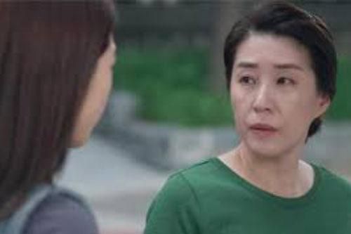 Biết nguyên nhân mình luôn là 'cái gai' trong mắt mẹ chồng, tôi bật khóc vì thương mẹ và đồng ý dọn ra khỏi nhà ngay trong đêm