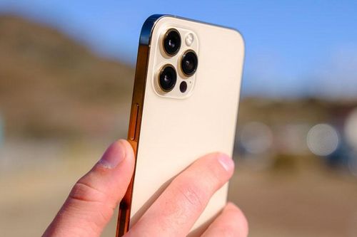 Những smartphone Android và iOS được xếp hạng cao nhất