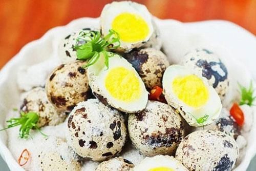 Luộc trứng đừng cho nước, cứ cho muối vào nồi sẽ tạo thành món ăn đậm đà thơm ngon
