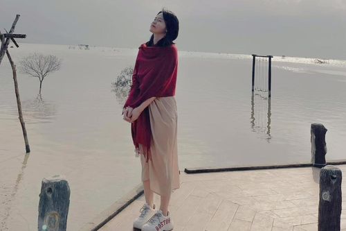 Quang Hải bị soi 'rục rịch' có bồ mới, Huỳnh Anh lại đăng đàn ẩn ý: 'Em mừng cho anh'