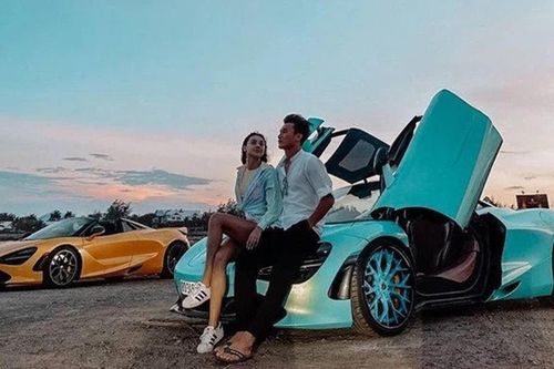 Bùi Tiến Dũng chơi đẳng cấp, khoe ảnh cùng bạn gái Dianka ngồi siêu xe hóng gió