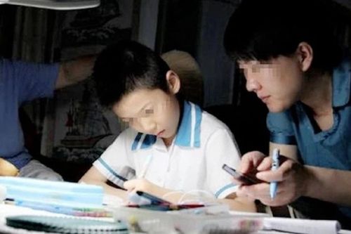 Mẹ nổi giận vì bài tập 'đếm đủ 1000 giọt dầu ăn' của con, đến khi nghe cô giáo giải thích mới vỡ lẽ