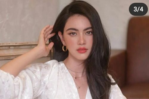 Nữ hoàng Instagram Thái Lan khoe vòng eo con kiến trứ danh trong loạt ảnh mới