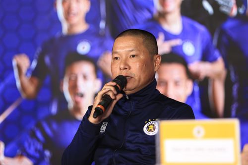 Ông Chu Đình Nghiêm rời Hà Nội FC: 'Bóng đá cần thành tích, HLV phải chấp nhận'