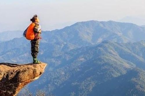 Đừng nhìn vào những cái 'like', 'share' mà nghĩ cuộc đời cũng dễ dàng như thế!