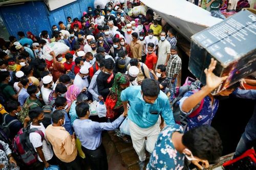 Bangladesh: Chìm phà chở người kéo nhau về quê trước lệnh giãn cách