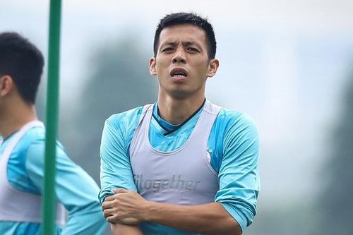 Văn Quyết bị CLB Hà Nội nhắc nhở sau án kỷ luật