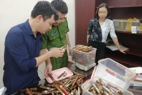 Lời khai của nam tiếp viên hàng không buôn lậu xì gà