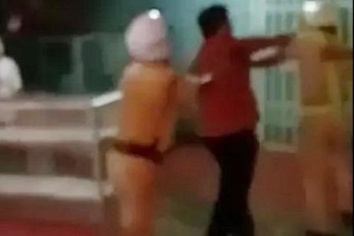 Điều tra cán bộ ban chỉ huy quân sự huyện đánh CSGT