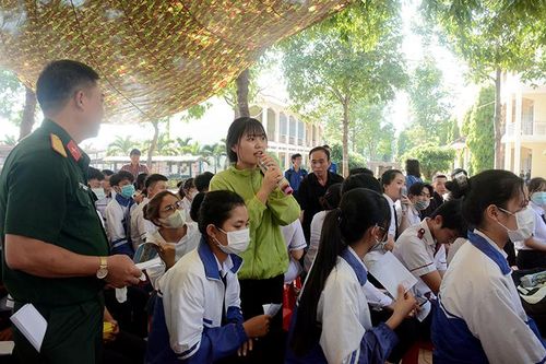Coi trọng tuyên truyền hướng nghiệp trong tuyển sinh quân sự
