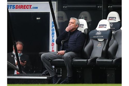 52 giây thay đổi vận mệnh mang đau khổ cho Mourinho