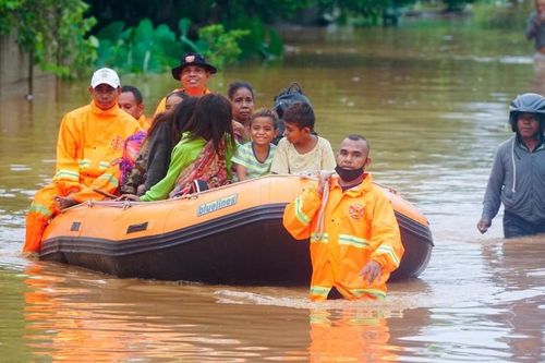 Lũ lụt và lở đất khiến hàng chục người chết ở Indonesia và Đông Timor