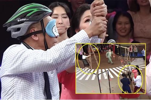 Tự Long, Mai Phương Thúy 'phá đám' khi MC Lại Văn Sâm đập niêu