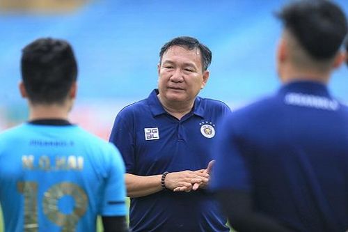 Tân 'thuyền trưởng' Hà Nội FC khẳng định vẫn tiếp tục bám đuổi, đua vô địch
