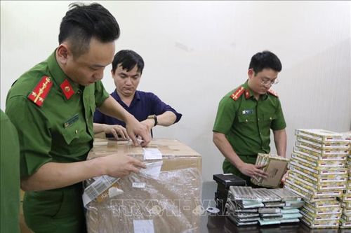 Triệt xóa ổ nhóm buôn bán xì gà không rõ nguồn gốc với số lượng lớn