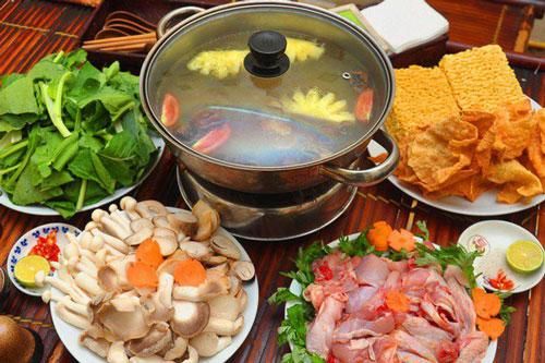 Những loại rau nhúng vào nồi lẩu chẳng khác gì 'tẩm độc', đừng dại ăn thử