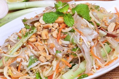 Làm hoa chuối nộm tai lợn, món ăn dân dã nhưng đặc biệt tốt cho sức khỏe