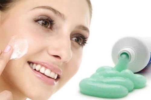 Mẹo làm đẹp 'thần thánh' của kem đánh răng không phải ai cũng biết