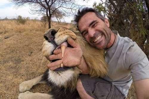 'Lạnh gáy' khi xem những ảnh selfie nguy hiểm nhất thế giới