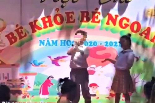 Xôn xao đoạn clip trẻ mầm non hát 'địa ngục trần gian' trên sân khấu của trường, Hiệu trưởng lên tiếng?