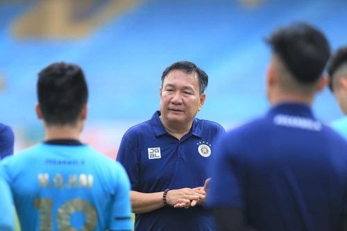 HLV Hoàng Văn Phúc tham vọng vô địch V-League 2021 cùng Hà Nội FC