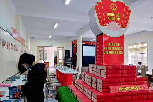 Trưng bày sách, tư liệu lịch sử về ''Bầu cử đại biểu Quốc hội và đại biểu HĐND các cấp''