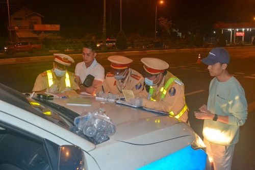 Không chấp hành đo nồng độ cồn, 1 trường hợp bị phạt 35 triệu đồng