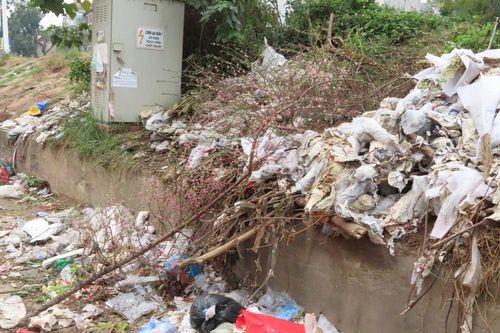 Hà Nội: Giảm dần hỗ trợ từ nguồn ngân sách Nhà nước trong thu gom, vận chuyển, xử lý rác thải