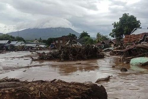 Lũ quét ở Indonesia và Đông Timor, hơn 50 người chết