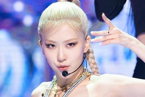 Soi lại những hành động gây tranh cãi của Rosé BLACKPINK: Do thiếu tinh tế hay quá vô tư?