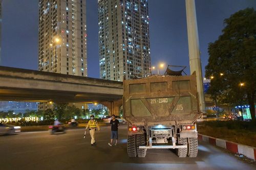 Quyết liệt xử lý vi phạm xe quá tải tại cửa ngõ phía Tây thành phố