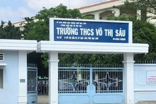 Vừa vào tiết học, nam sinh lớp 7 bất ngờ nhảy từ tầng 2 trường học xuống đất