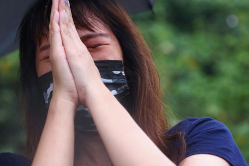 'Bà Chung tìm thấy chồng và con trai nhưng cả hai đều đã tắt thở'