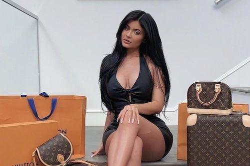 Chiêu trò tăng giá cao chót vót của Chanel, Louis Vuitton